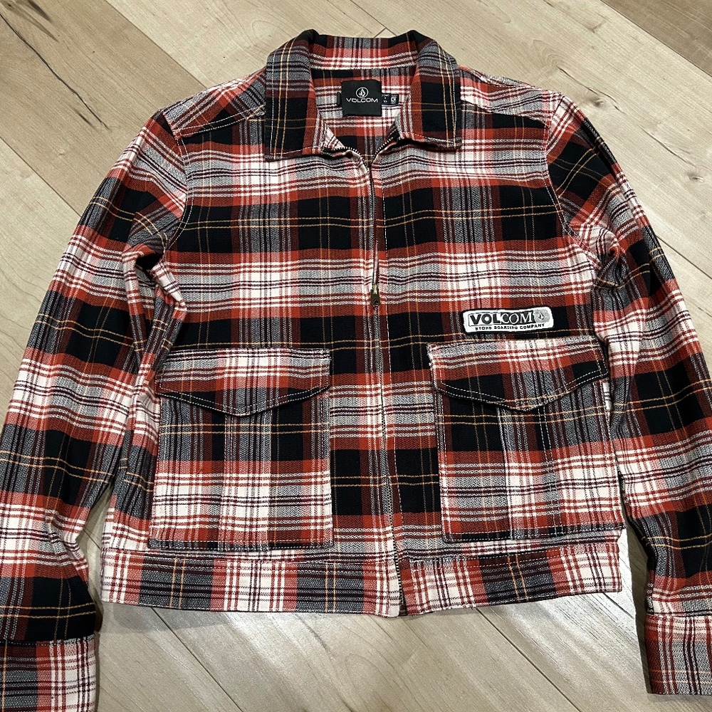 Volcom Women’s zip front cropped Jacket
